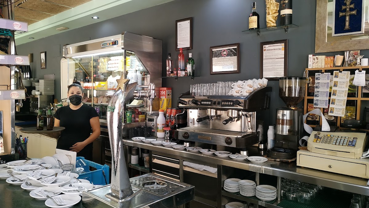 Cafetería Cervantes . Photos 2